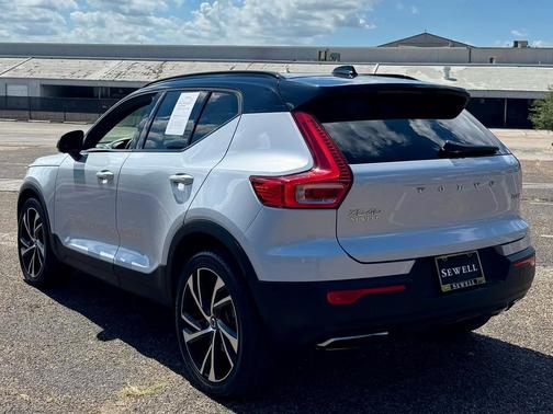 2020 Volvo XC40 T5 R-Design