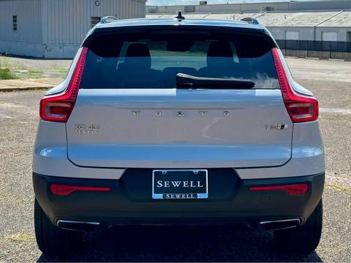 2020 Volvo XC40 T5 R-Design