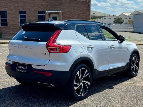 2020 Volvo XC40 T5 R-Design