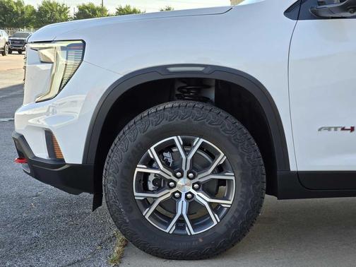 2026 GMC Acadia AWD AT4