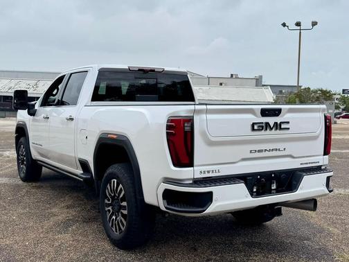 White Frost Tricoat 2024 GMC Sierra 2500 Denali Ultimate
