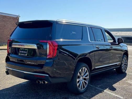 2022 GMC Yukon XL Denali