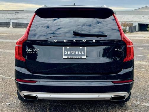 2020 Volvo XC90 T6 Momentum