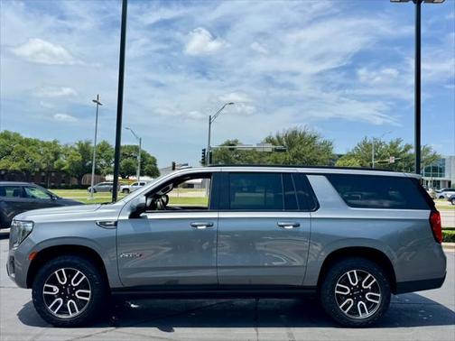 2021 GMC Yukon XL 4WD AT4