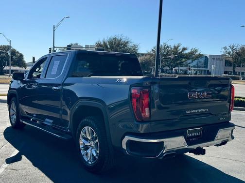 2022 GMC Sierra 1500 SLT