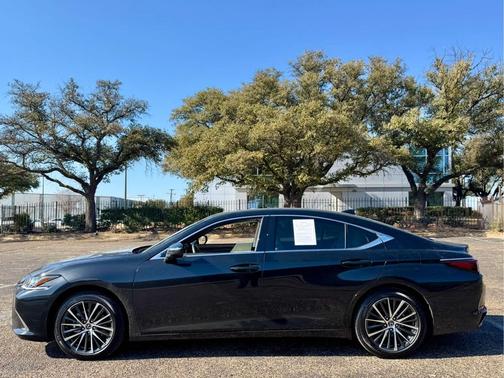 2025 Lexus ES 350 Base