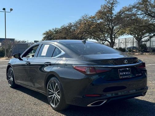 2025 Lexus ES 350 Base