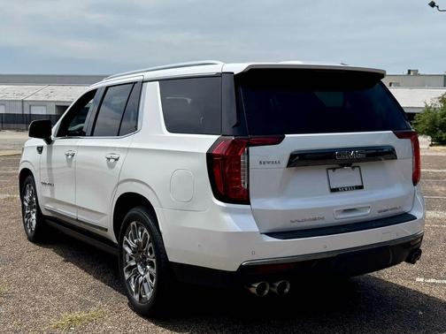 White Frost Tricoat 2023 GMC Yukon Denali Ultimate