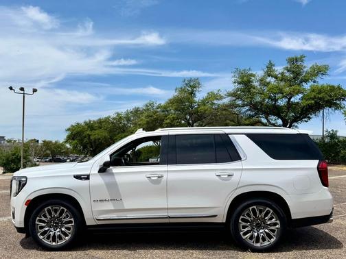 White Frost Tricoat 2023 GMC Yukon Denali Ultimate