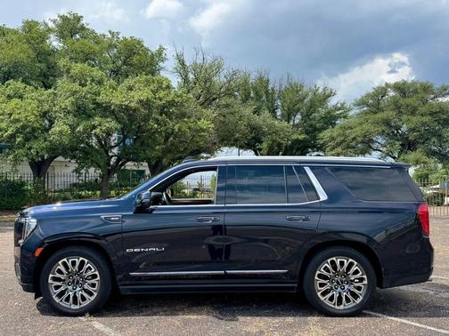 Midnight Blue Metallic 2023 GMC Yukon Denali Ultimate