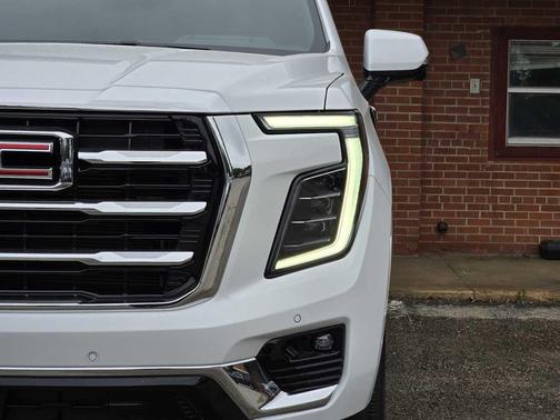 Summit White 2026 GMC Yukon XL 4WD Elevation