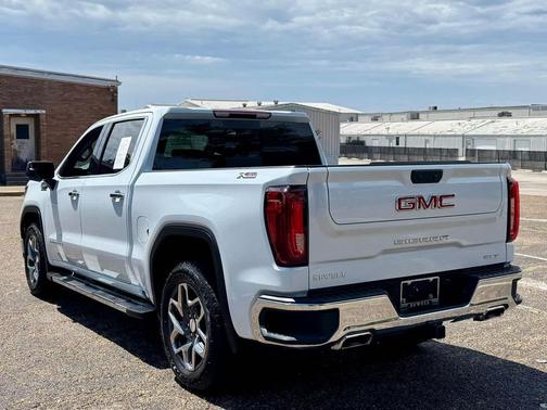 Glacier White Tricoat 2026 GMC Sierra 1500 SLT