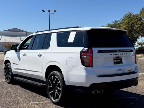 2023 Chevrolet Suburban RST