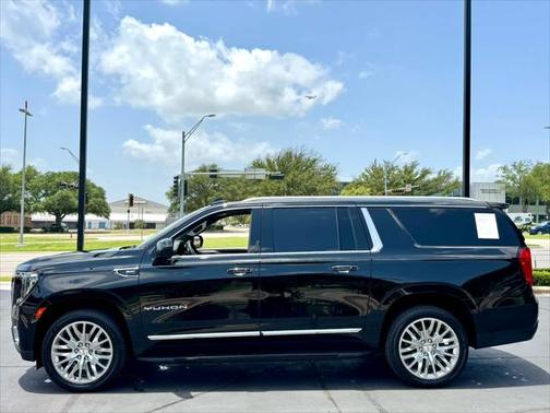 2022 GMC Yukon XL SLT