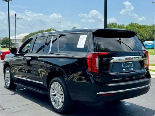 2022 GMC Yukon XL SLT