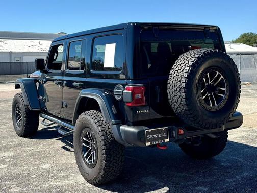 Black Clearcoat 2024 Jeep Wrangler Rubicon