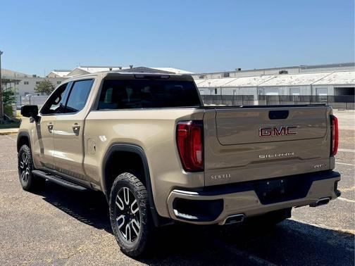 Desert Sand Metallic 2022 GMC Sierra 1500 AT4