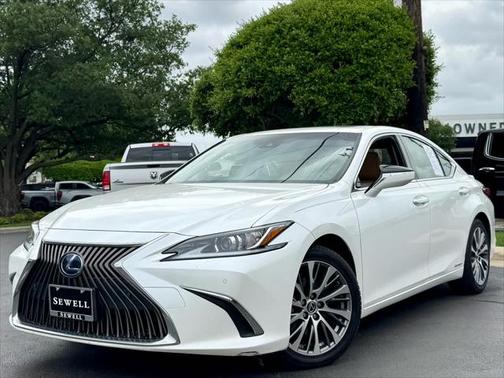 2019 Lexus ES 300h Base