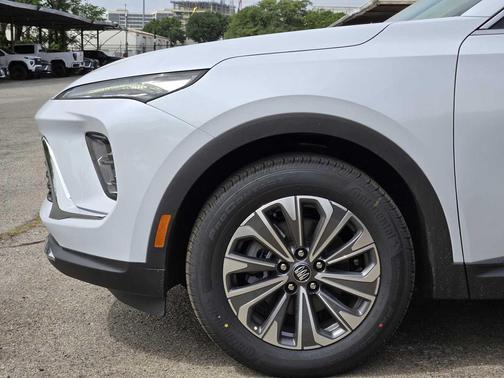 Iridescent White Tricoat 2026 Buick Envision Preferred AWD