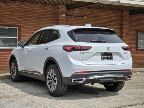 Iridescent White Tricoat 2026 Buick Envision Preferred AWD
