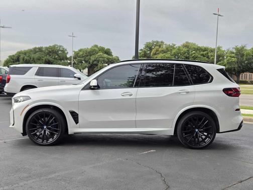 Mineral White Metallic 2026 BMW X5 xDrive40i