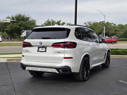 Mineral White Metallic 2026 BMW X5 xDrive40i