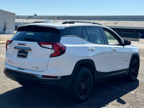 2023 GMC Terrain AWD AT4