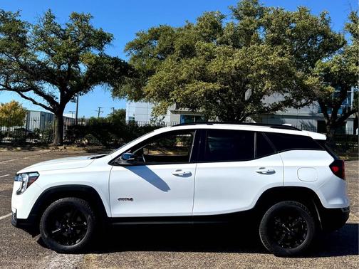 2023 GMC Terrain AWD AT4