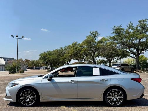 2019 Toyota Avalon Touring