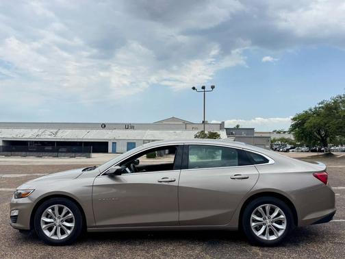 Mineral Gray Metallic 2023 Chevrolet Malibu FWD 1LT