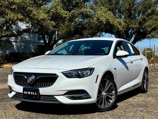 2018 Buick Regal Sportback Essence