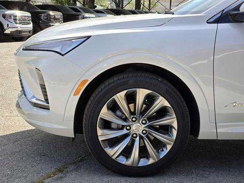 White Frost Tricoat 2026 Buick Envista Avenir FWD