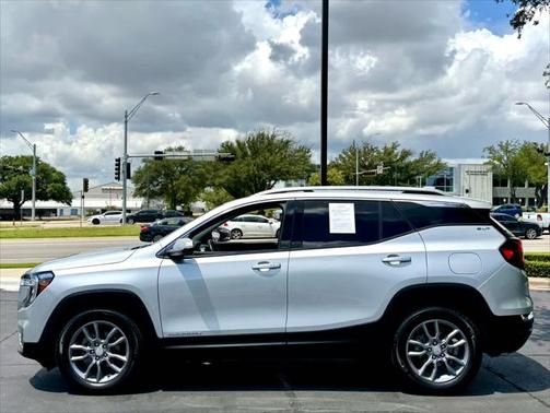 2022 GMC Terrain SLT