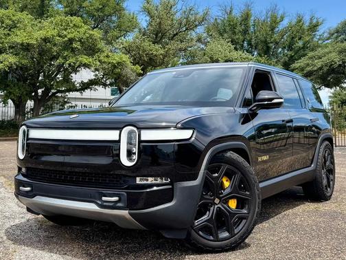 2023 Rivian R1S Adventure
