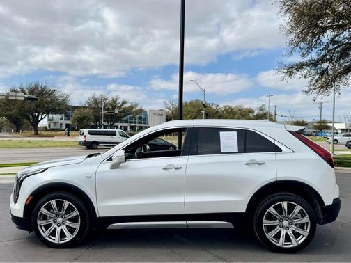 2022 Cadillac XT4 Premium Luxury