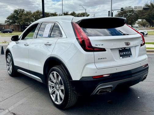 2022 Cadillac XT4 Premium Luxury