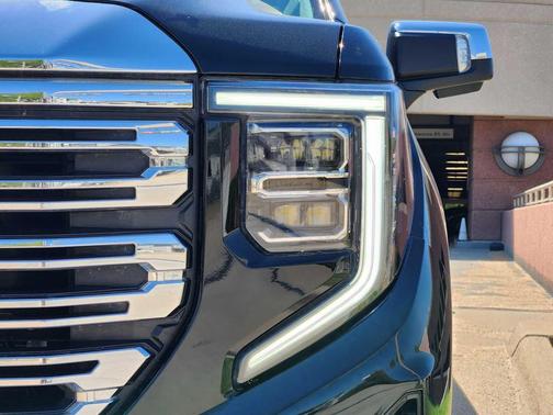 Onyx Black 2023 GMC Sierra 1500 Denali
