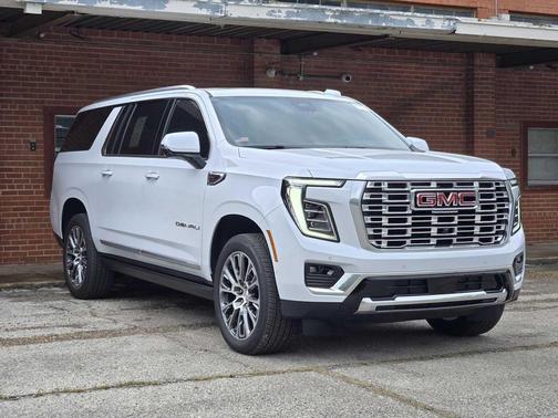 Glacier White Tricoat 2026 GMC Yukon XL Denali