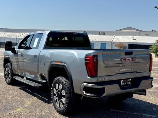 2024 GMC Sierra 2500 Denali
