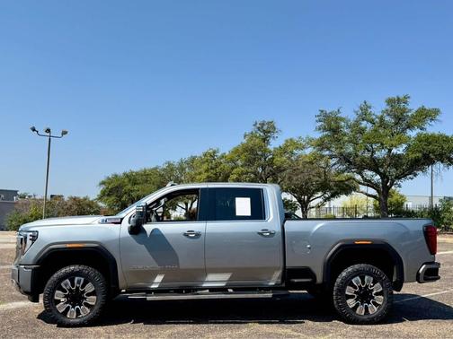 2024 GMC Sierra 2500 Denali