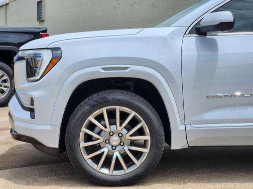 Glacier White Tricoat 2026 GMC Terrain Denali