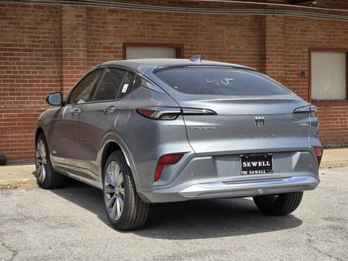 Moonstone Gray Metallic 2026 Buick Envista Avenir FWD