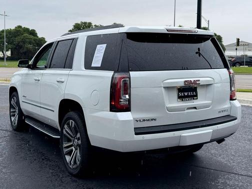 White Frost Tricoat 2017 GMC Yukon SLT