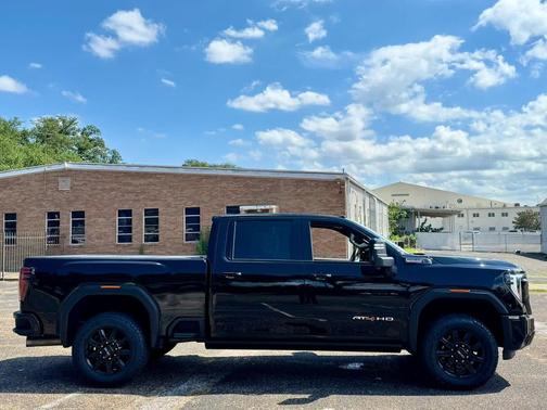 2024 GMC Sierra 2500 AT4