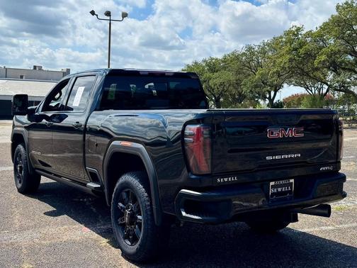 2024 GMC Sierra 2500 AT4