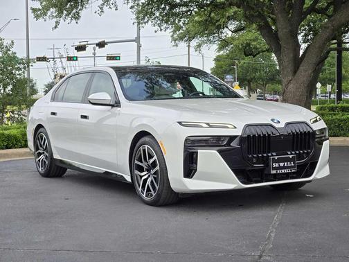 Mineral White Metallic 2023 BMW 760 i xDrive