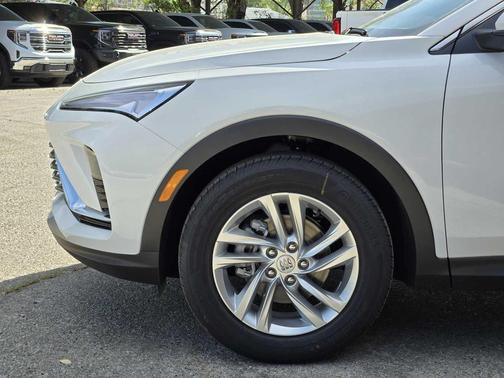 Summit White 2026 Buick Envista Preferred FWD