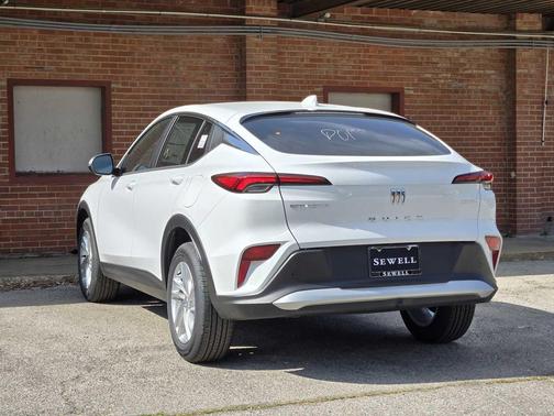 Summit White 2026 Buick Envista Preferred FWD