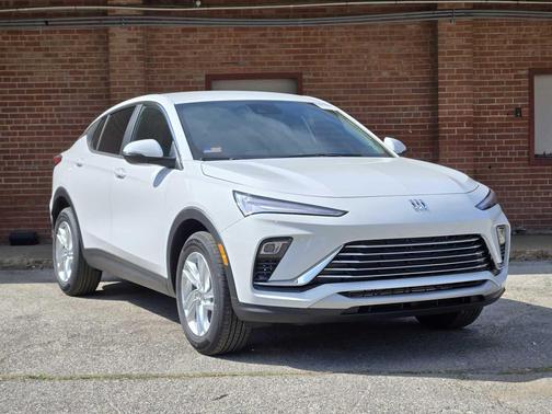 Summit White 2026 Buick Envista Preferred FWD