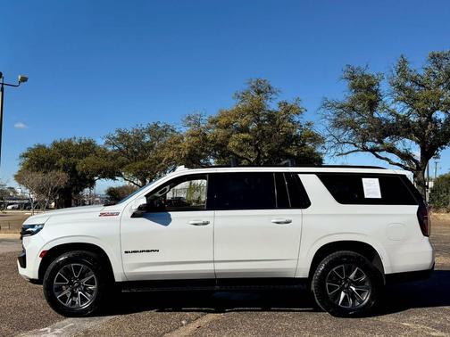 2023 Chevrolet Suburban 4WD Z71